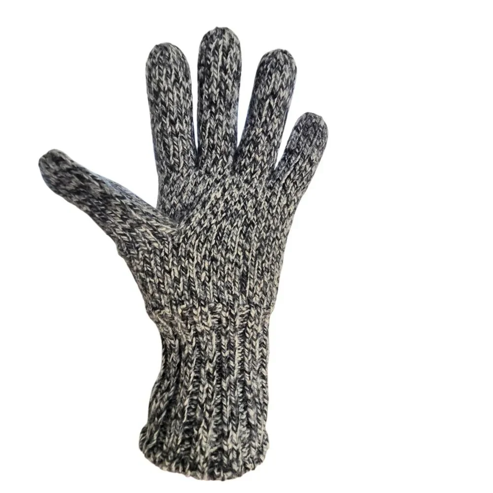 Hand Knit Artisan Wool Gloves Gray Sweater Knit NWOT Small